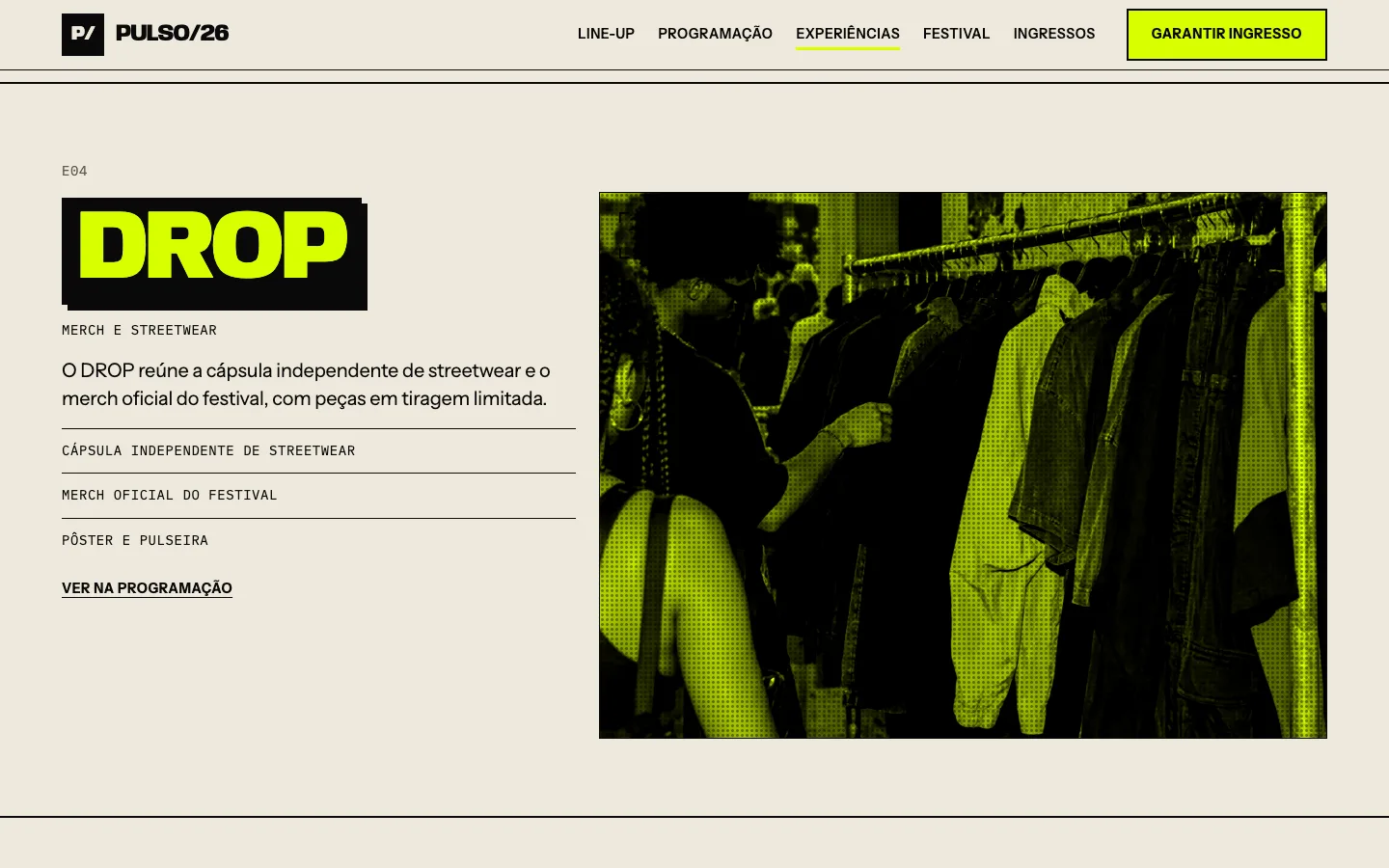 PULSO — experiência Drop com arara de streetwear em duotone ácido
